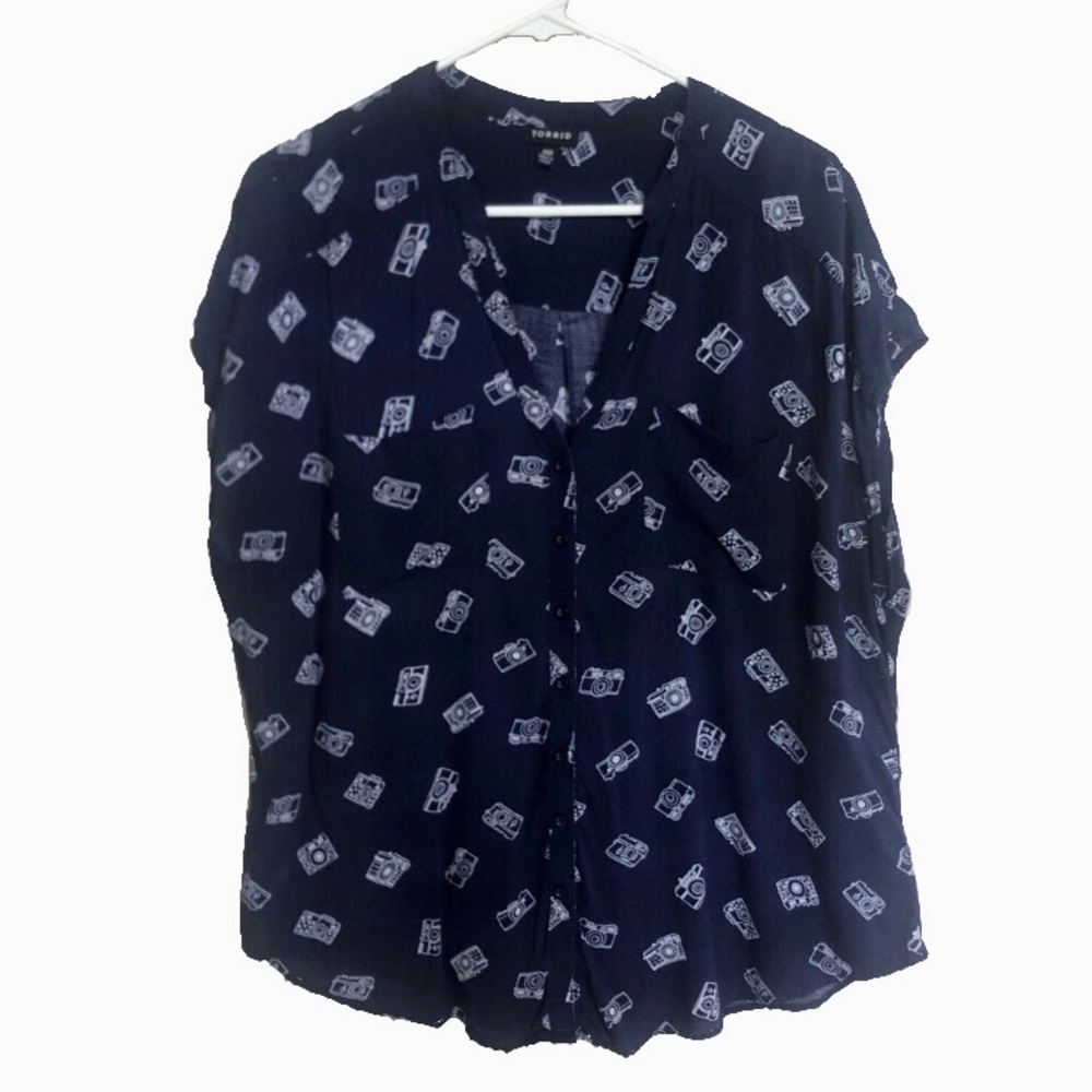 Torrid button up shirt